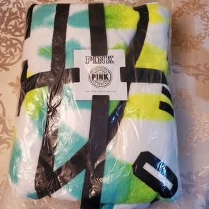 PINK- Green/white Round towel